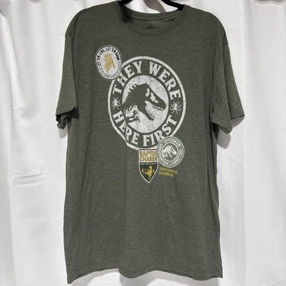 Universal Studios Jurassic‎ World Dinosaur Adult Size XL Short Sleeve Tee